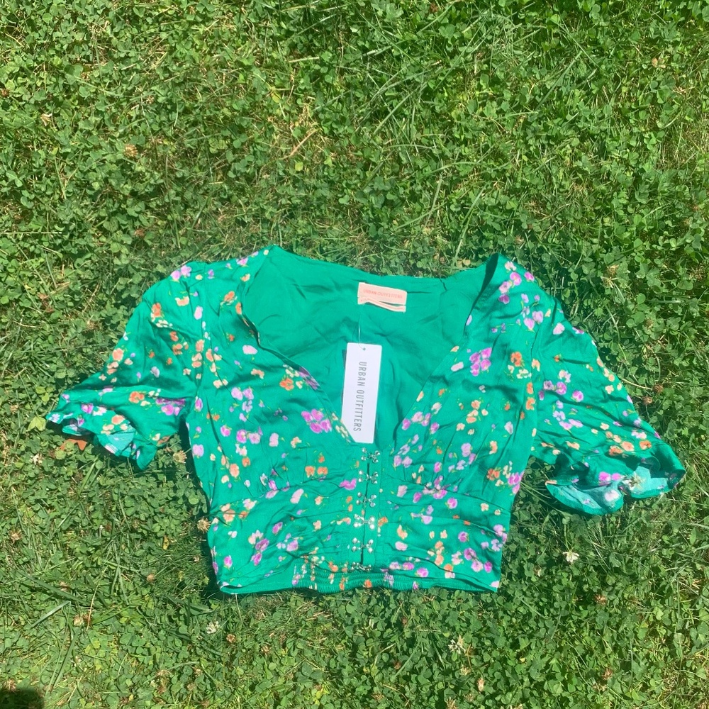 UO Green Floral Cropped Top